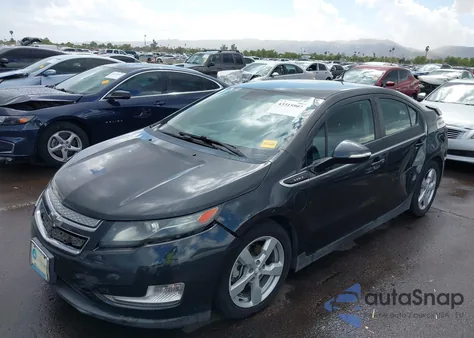 2014 Chevrolet Volt z USA, uszkodzony, nr VIN 1G1RE6E47EU136478